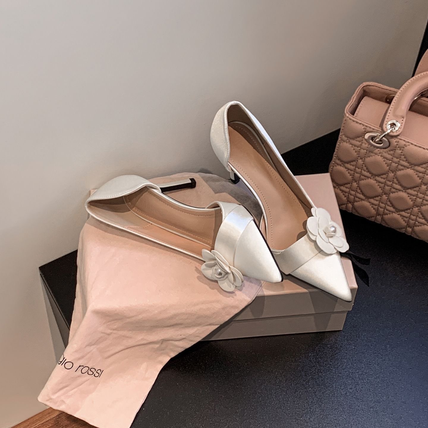 Satijnen spitse stiletto pumps - Women Formal Wear Sale recensie en prijs