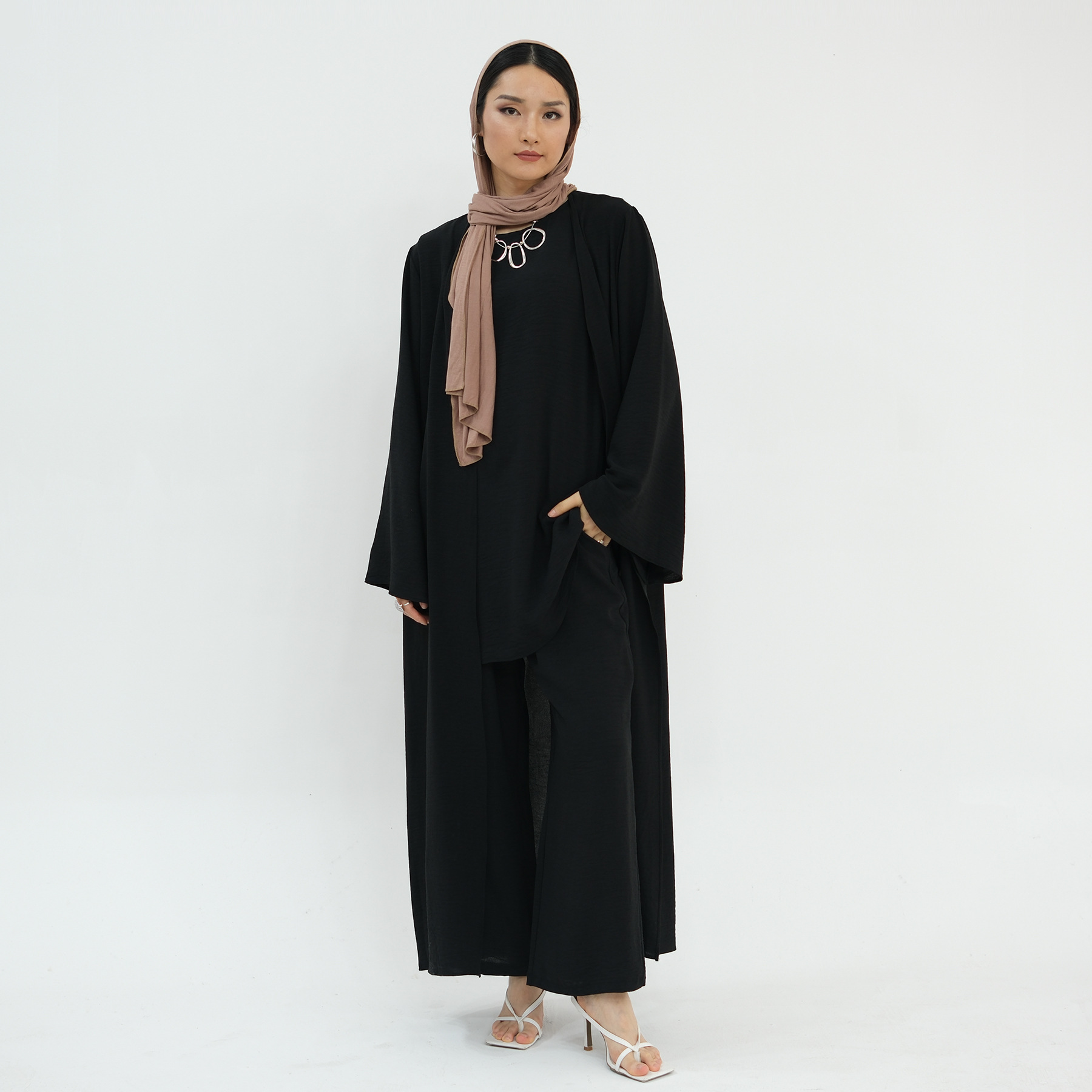Authentieke set moderne monoch - Monochrome Suit Set recensie en prijs