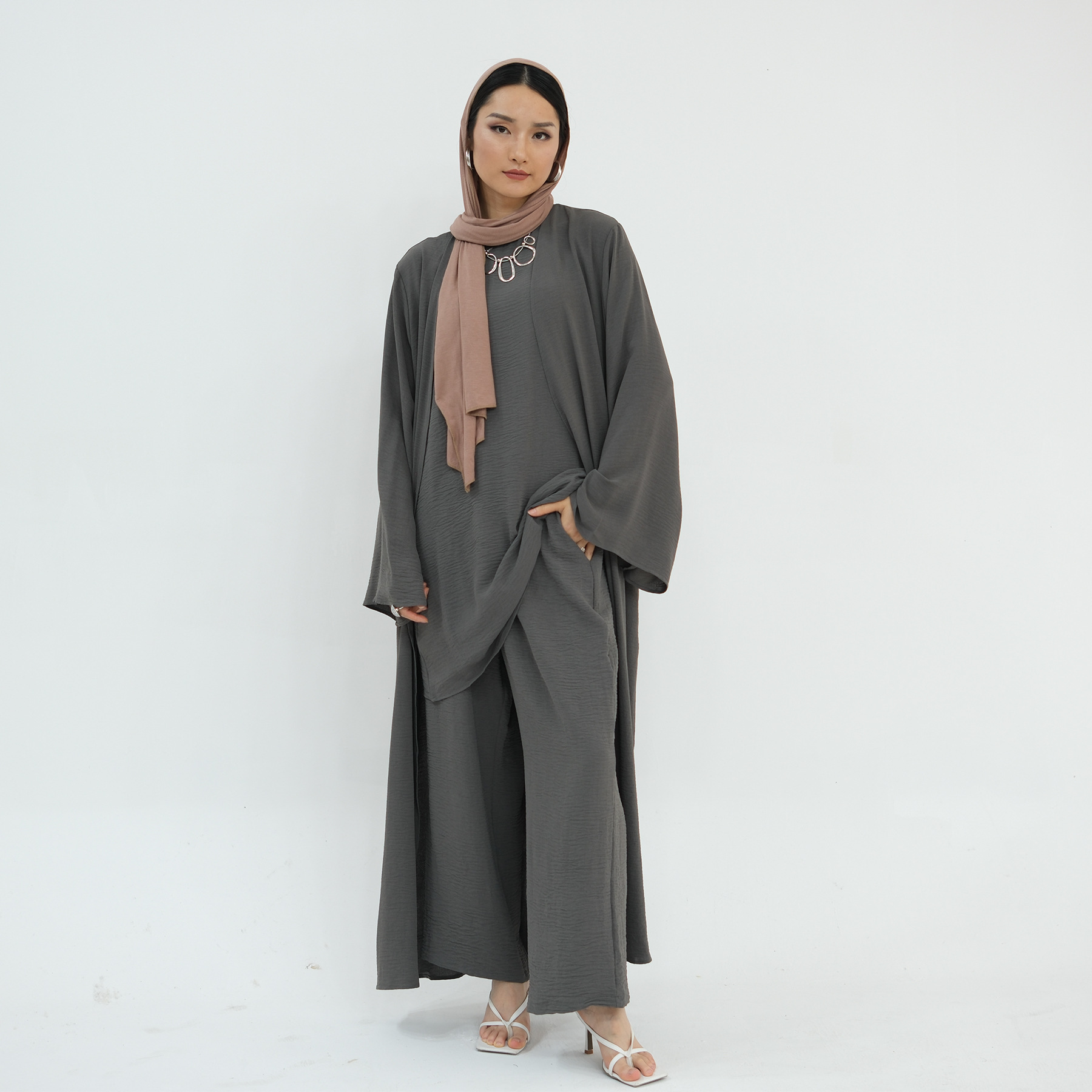Authentieke set moderne monoch - Monochrome Suit Set recensie en prijs
